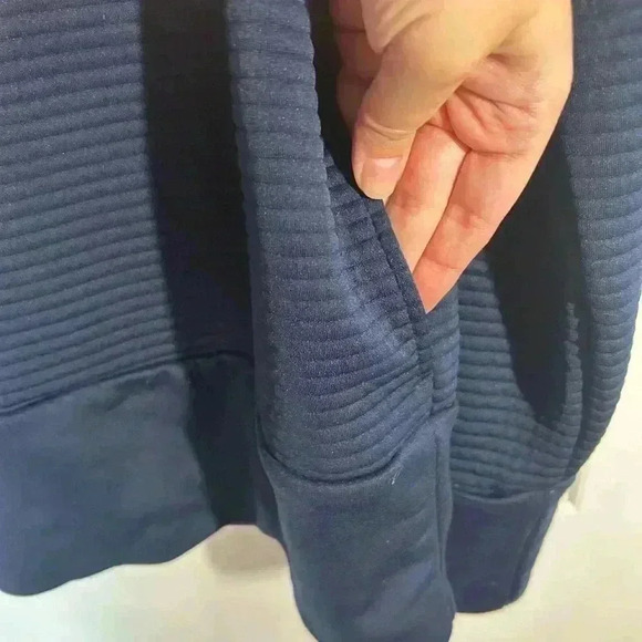 Nike navy blue ribbed hoodie sweatshirt dri-fit. Size Small, drawstring. - Picture 3 of 9